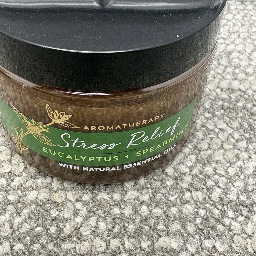 Bath & Body Works Aromatherapy STRESS RELIEF Eucalyptus Sugar Scrub 13 oz NEW